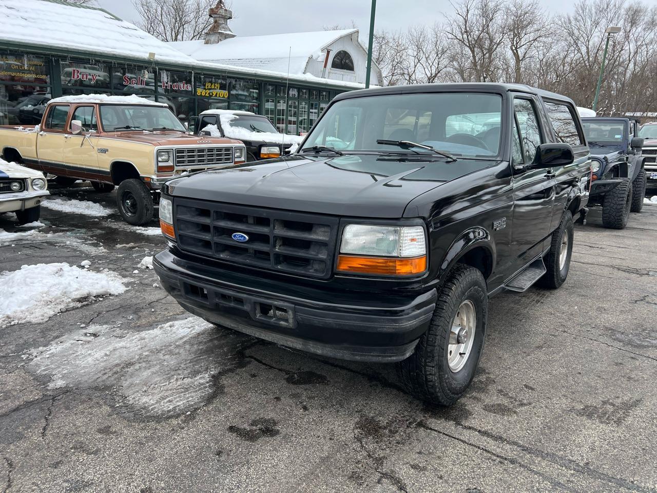 1995 Ford Bronco XLT - 2