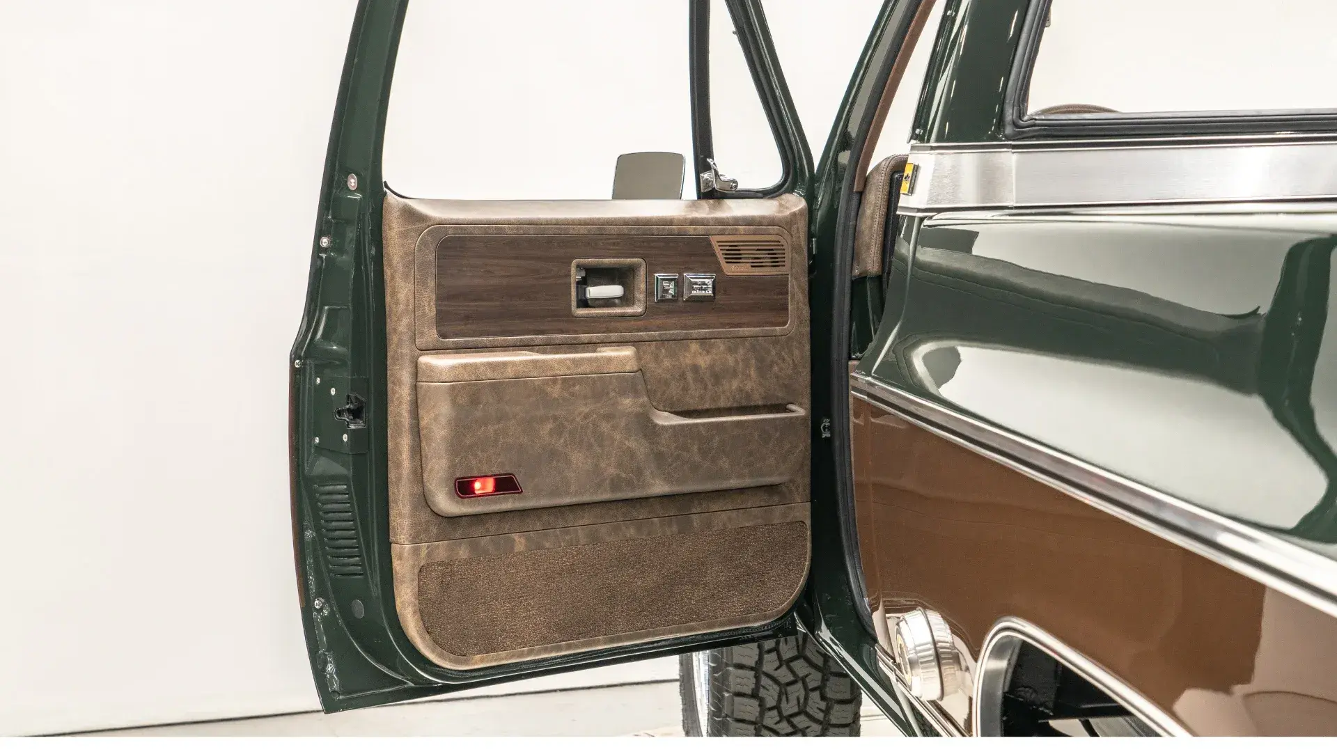 Velocity-Built 1977 Chevrolet K10