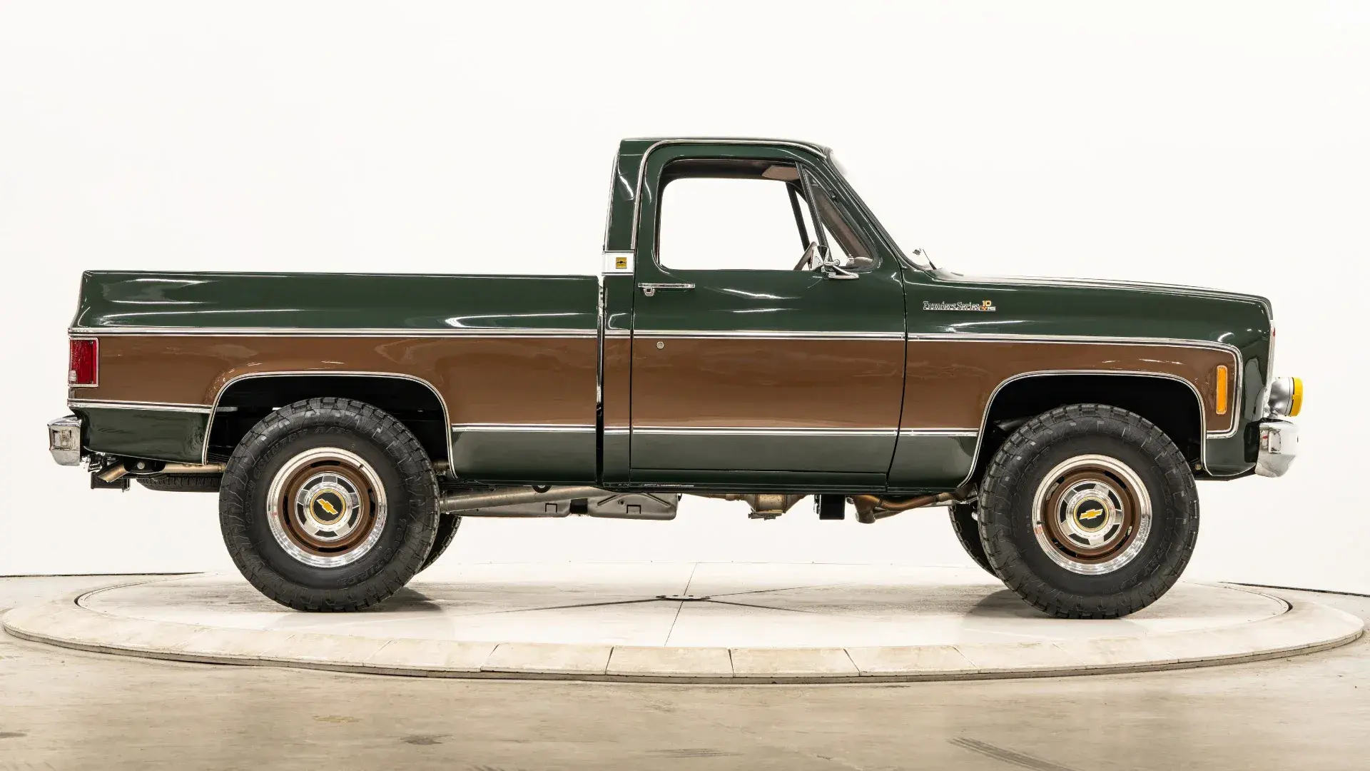 Velocity-Built 1977 Chevrolet K10