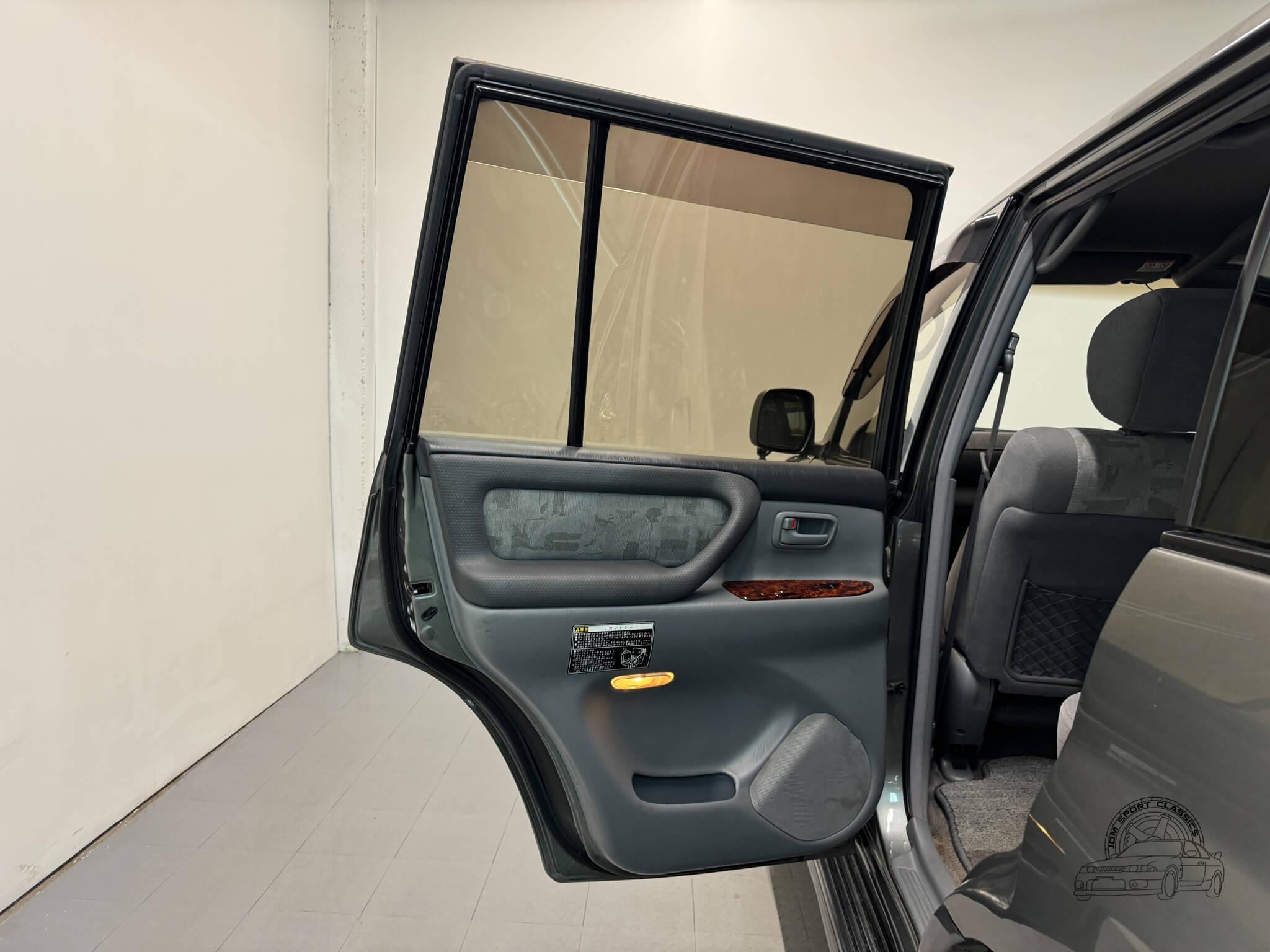 1999 Toyota Land Cruiser VX Limited