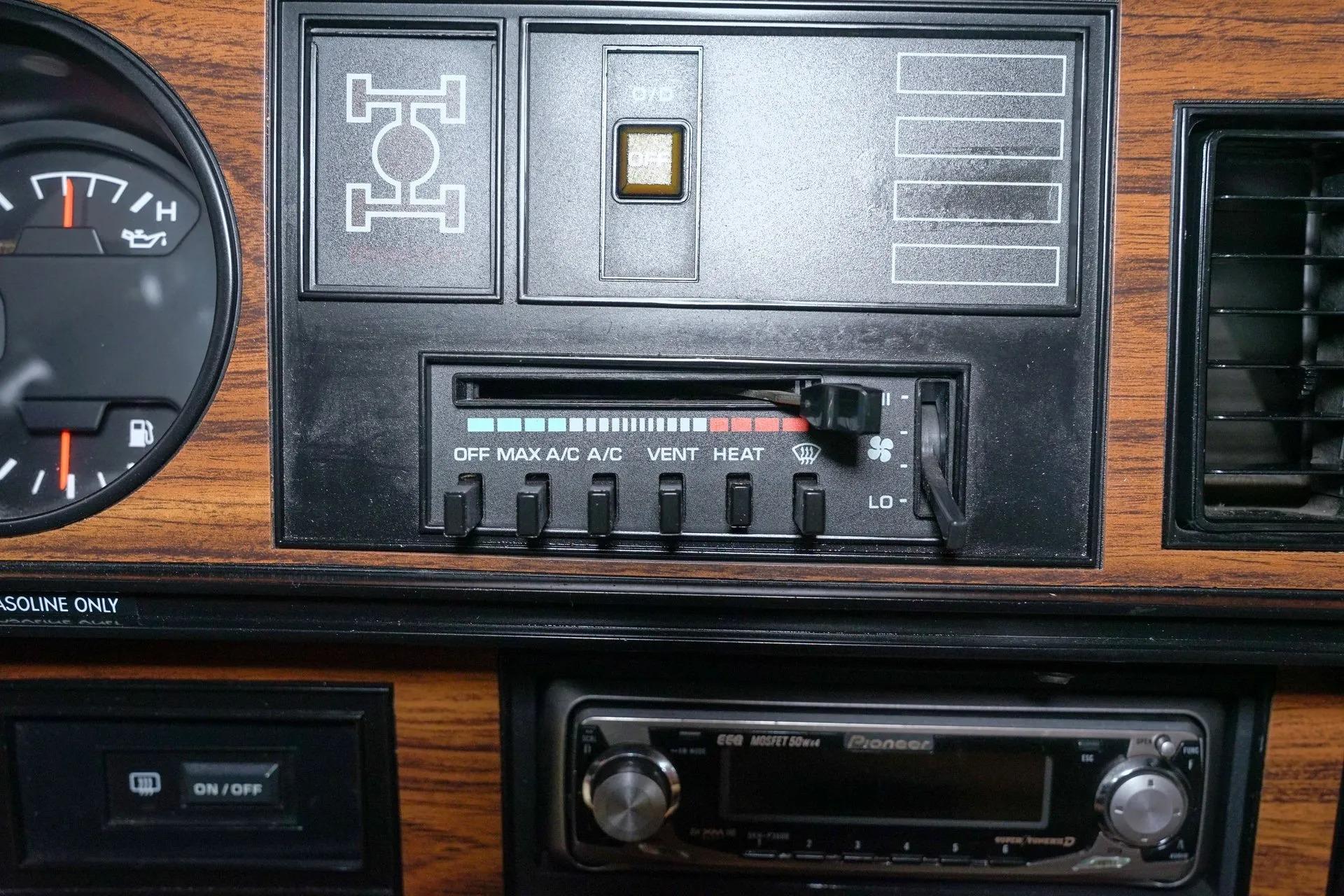 1992 Dodge Ramcharger 150 LE Canyon Sport