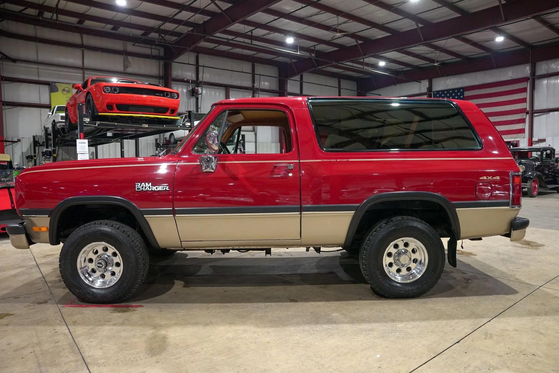 1992 Dodge Ramcharger 150 LE Canyon Sport - 2