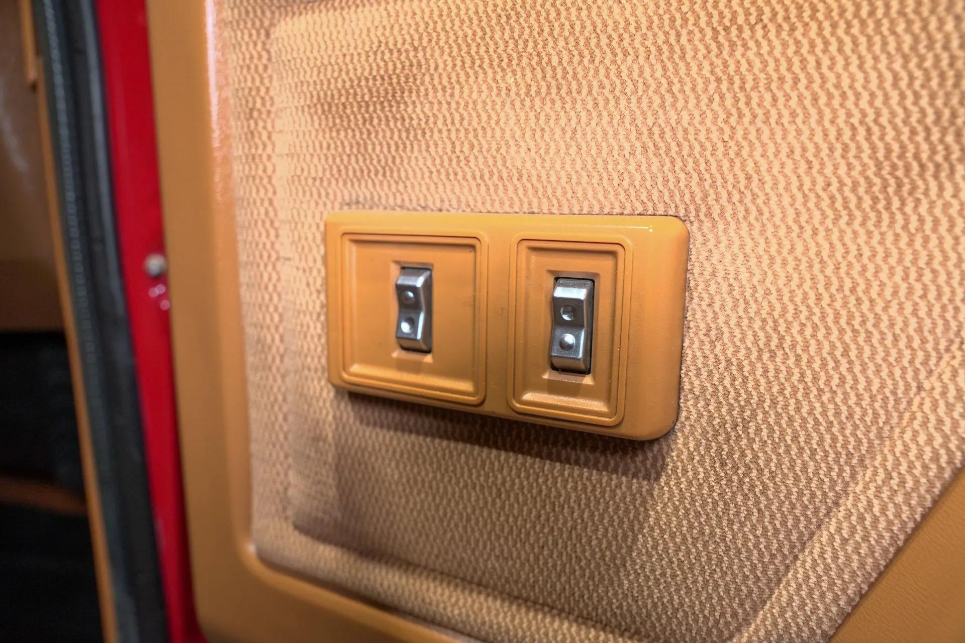 1992 Dodge Ramcharger 150 LE Canyon Sport