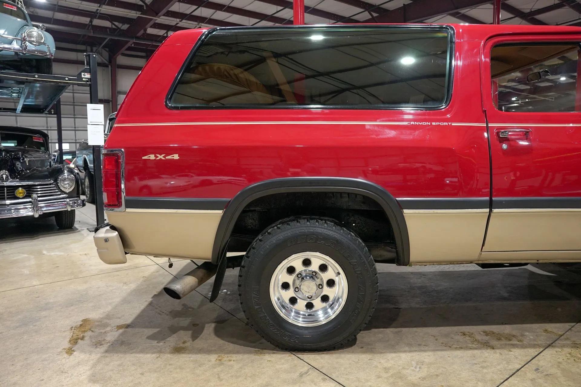1992 Dodge Ramcharger 150 LE Canyon Sport