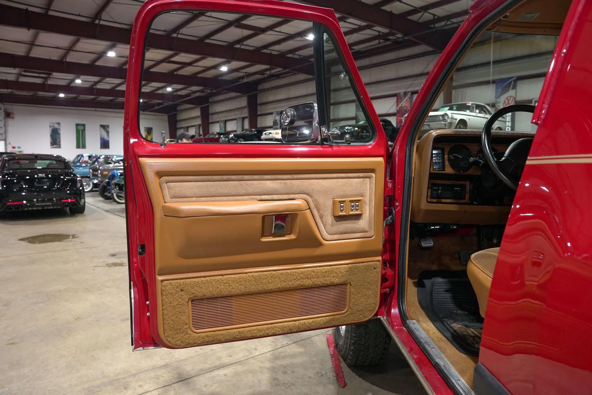 1992 Dodge Ramcharger 150 LE Canyon Sport