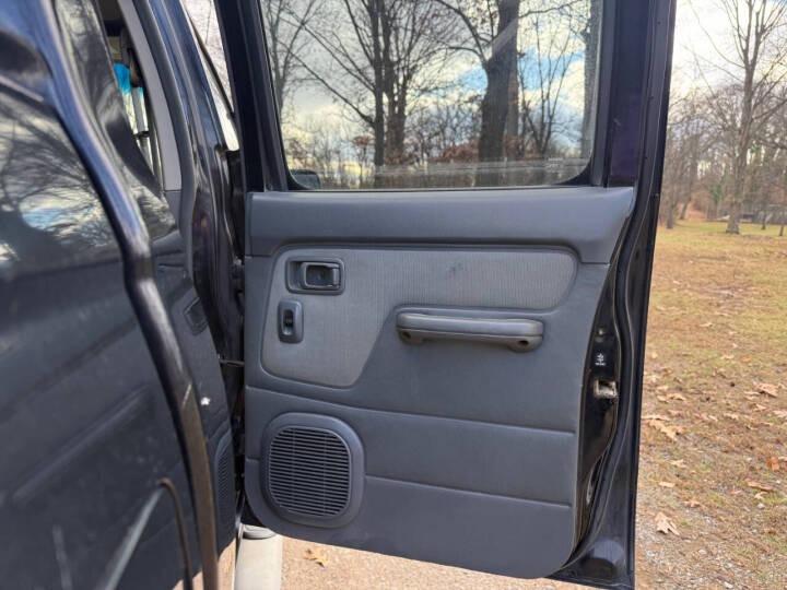 2002 Nissan Frontier SE