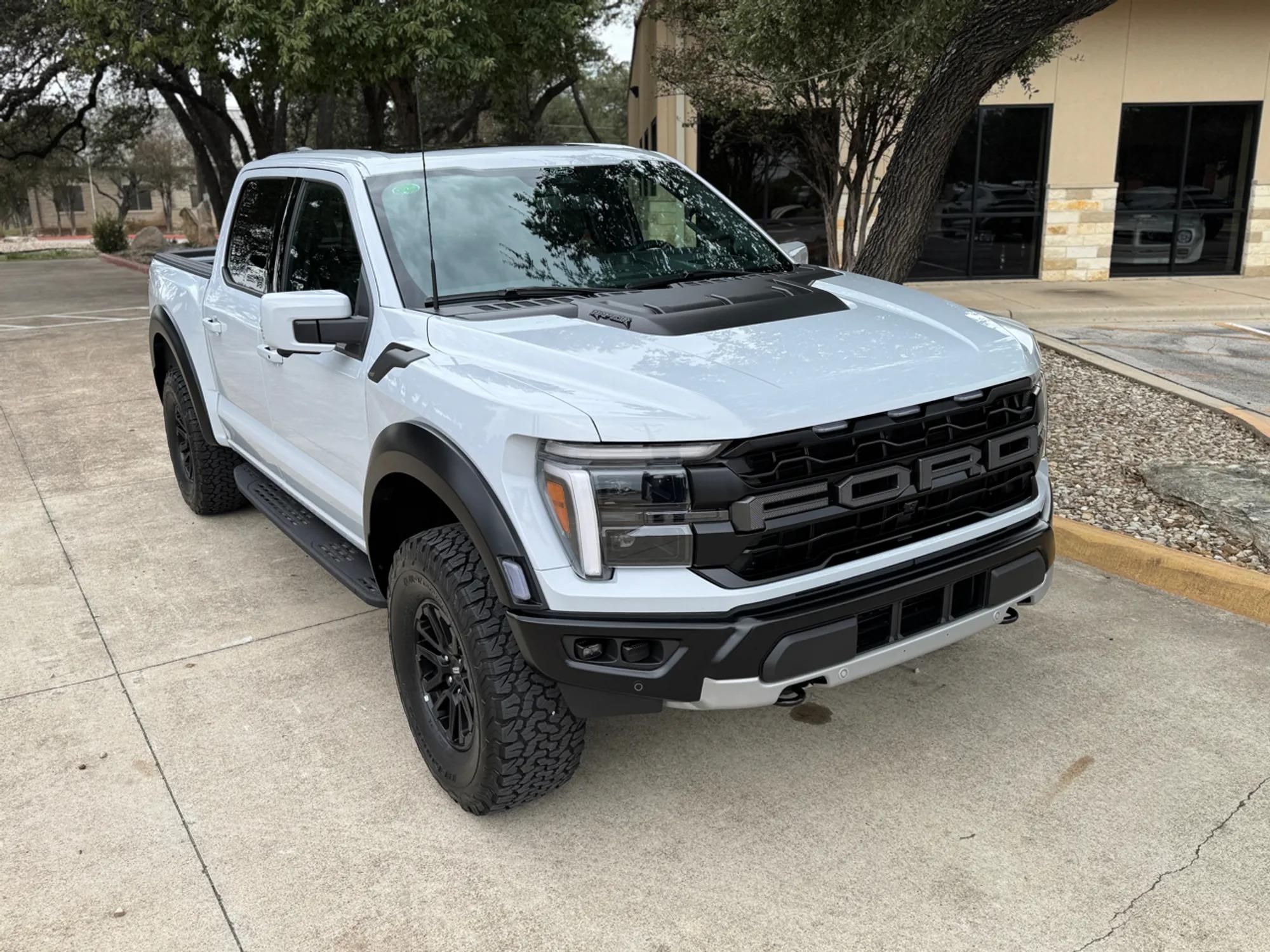 2025 Ford F-150 Raptor - 2