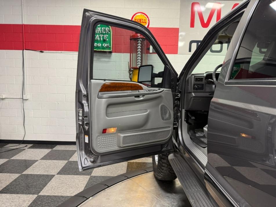 2002 Ford F-250 Lariat