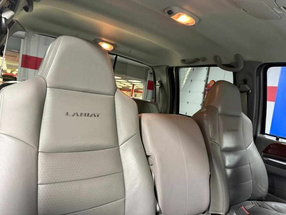 2002 Ford F-250 Lariat