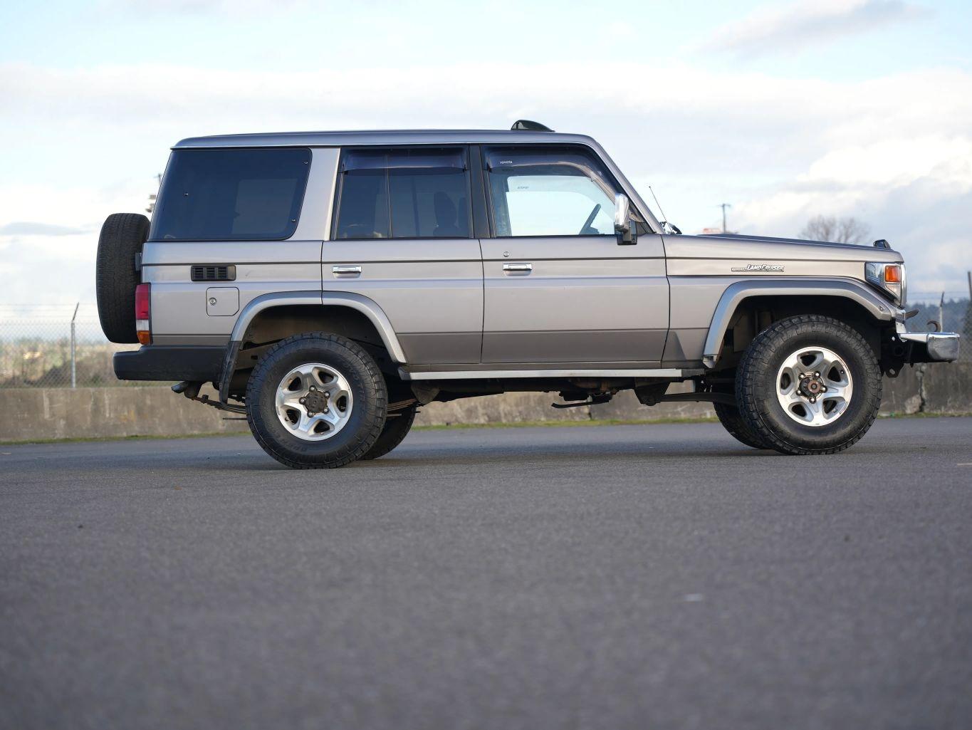 2000 Toyota Land Cruiser ZX