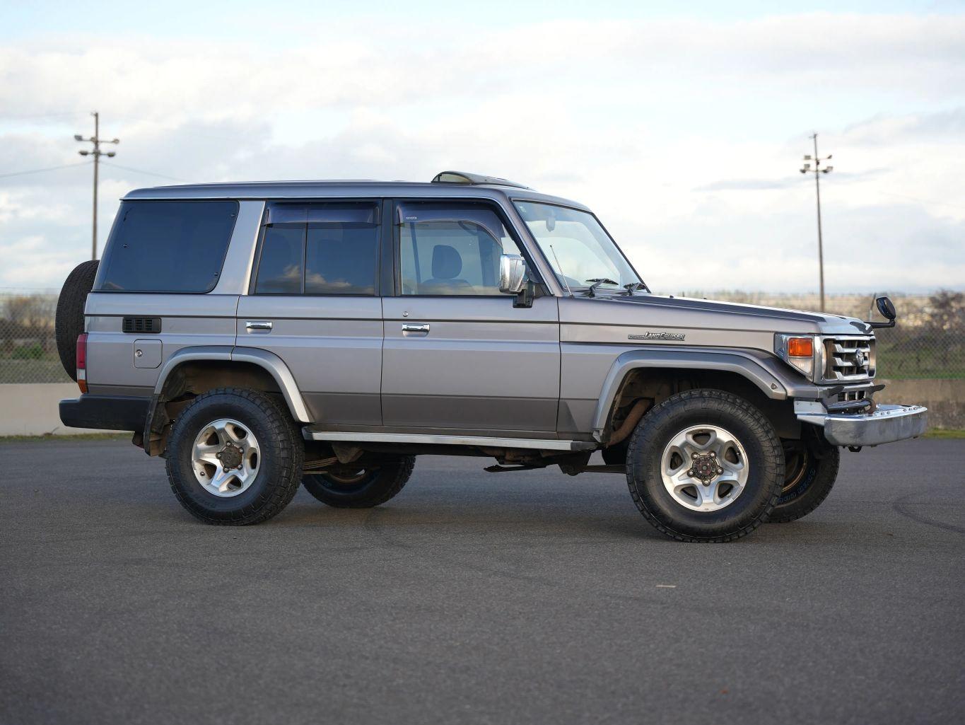 2000 Toyota Land Cruiser ZX