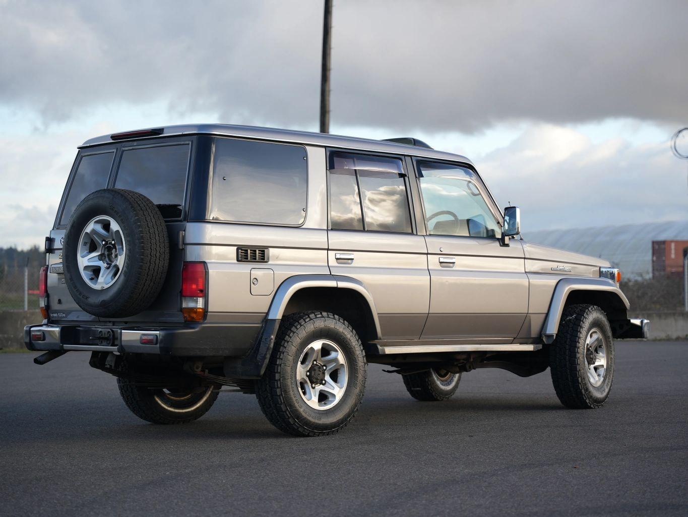 2000 Toyota Land Cruiser ZX
