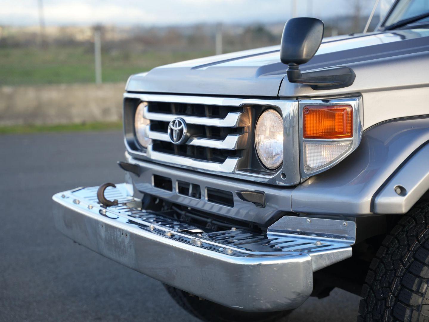 2000 Toyota Land Cruiser ZX