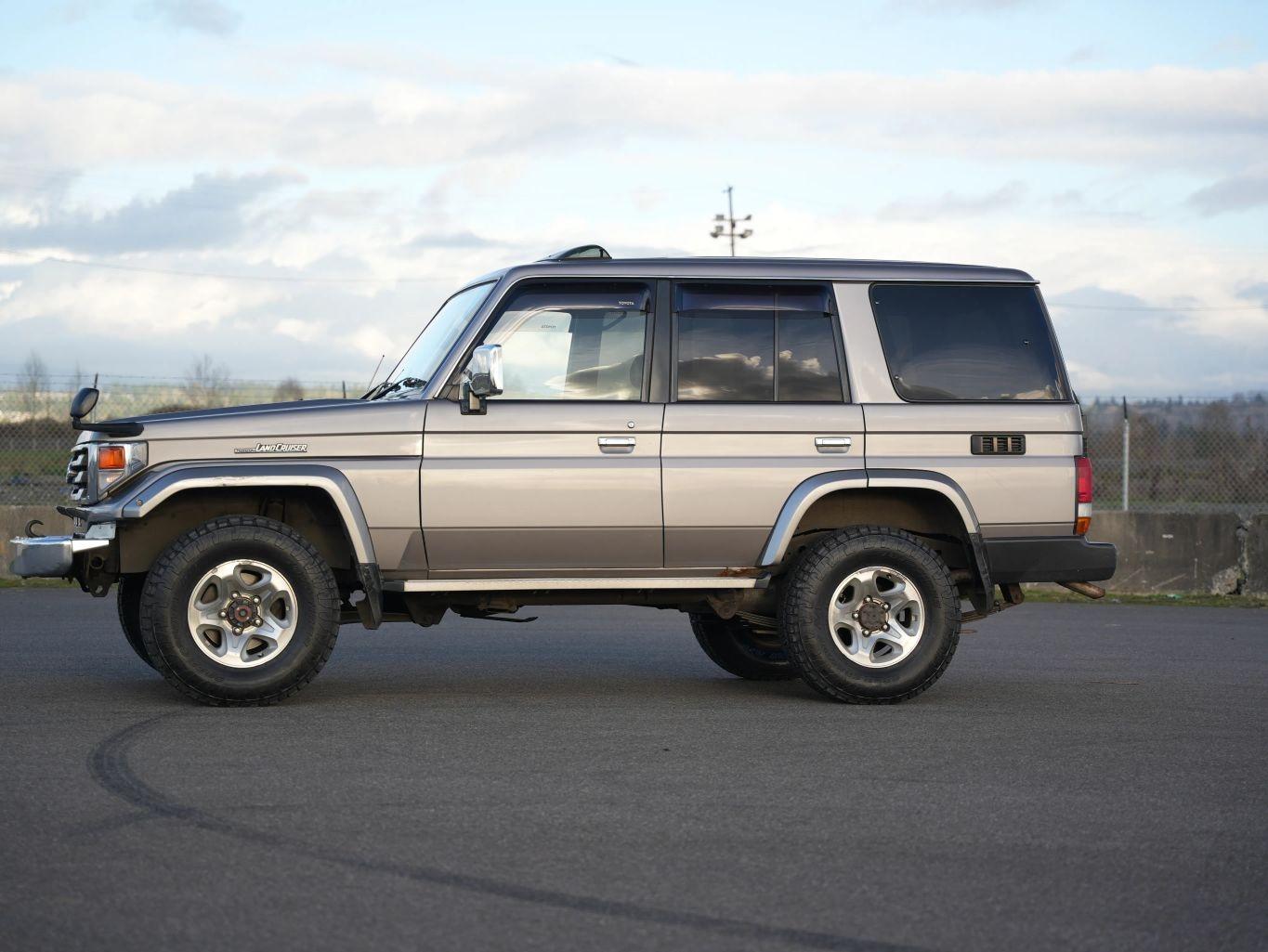 2000 Toyota Land Cruiser ZX