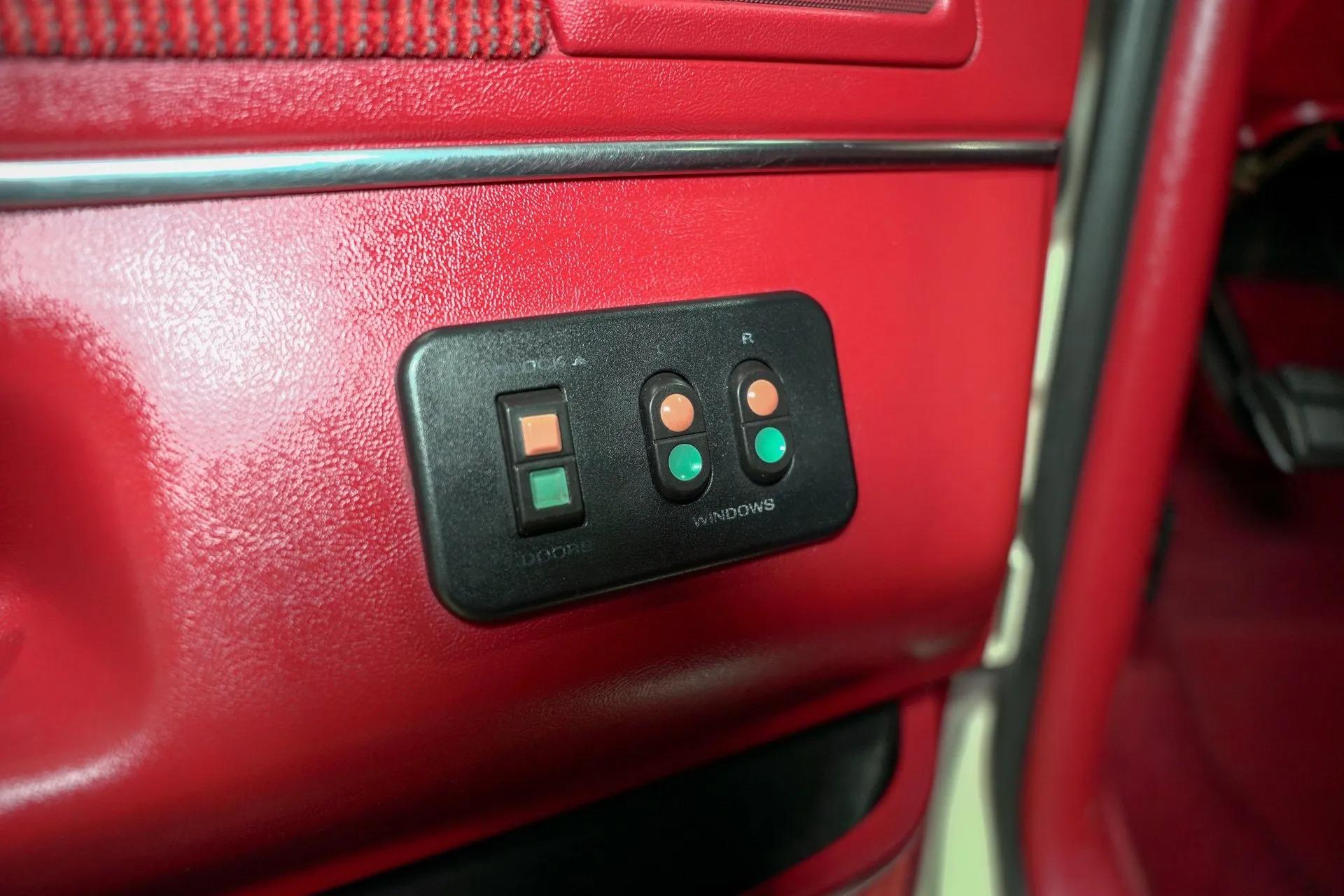 1990 Ford F-150 XLT Lariat