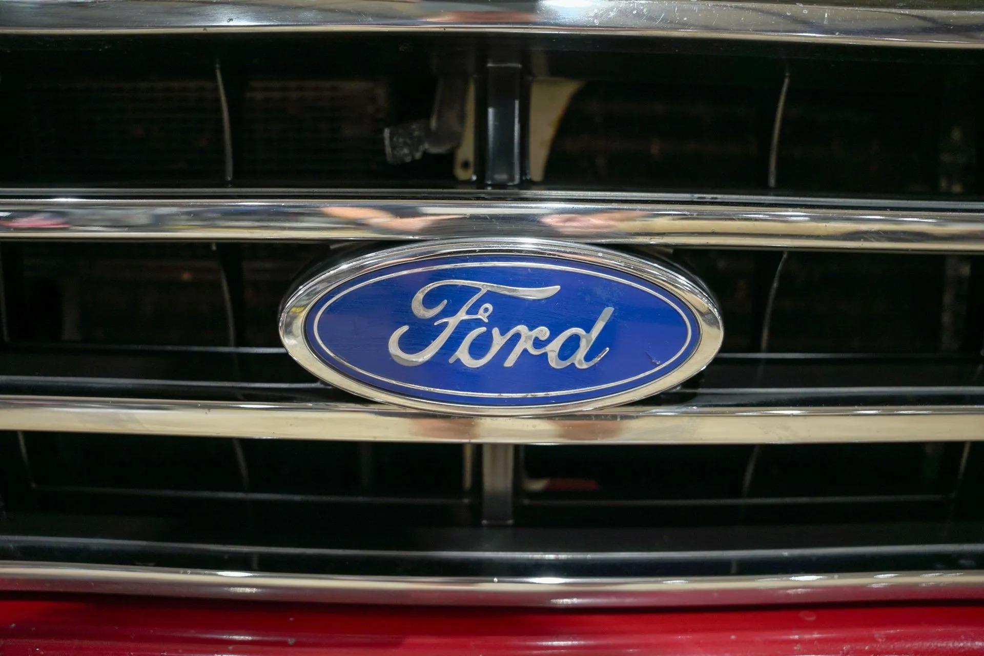 1990 Ford F-150 XLT Lariat