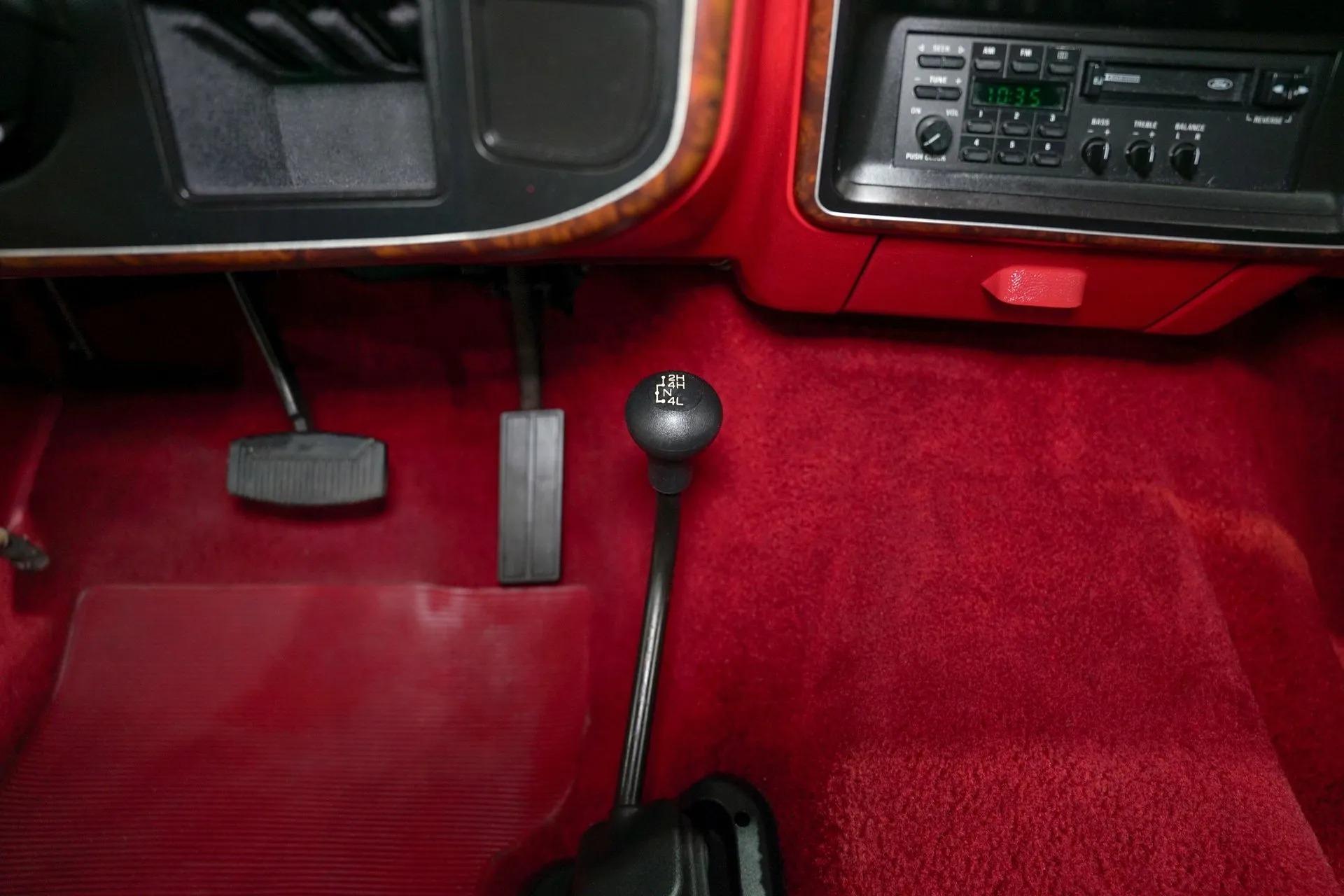 1990 Ford F-150 XLT Lariat