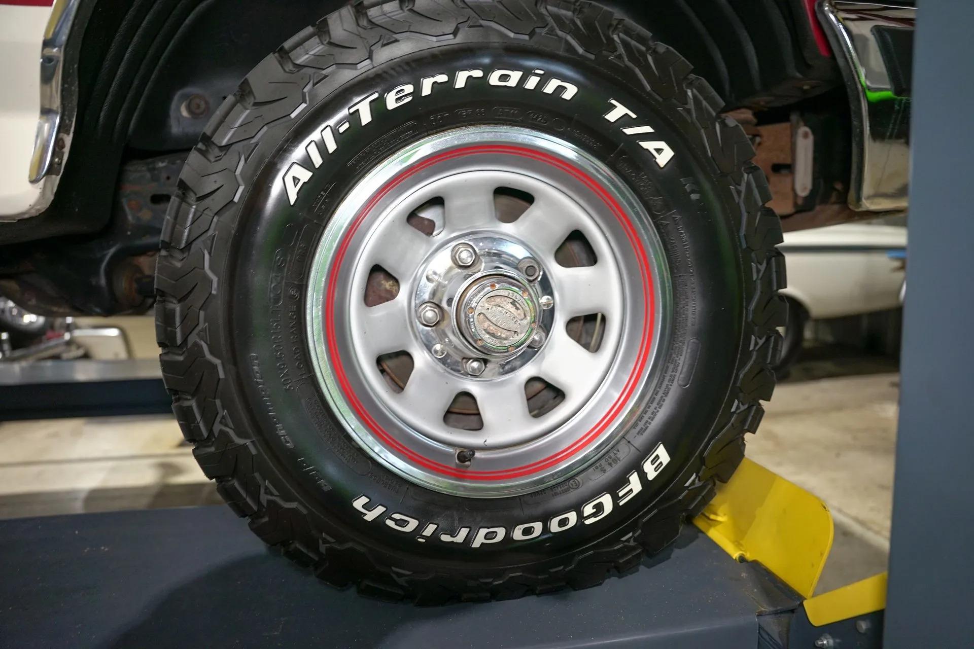 1990 Ford F-150 XLT Lariat