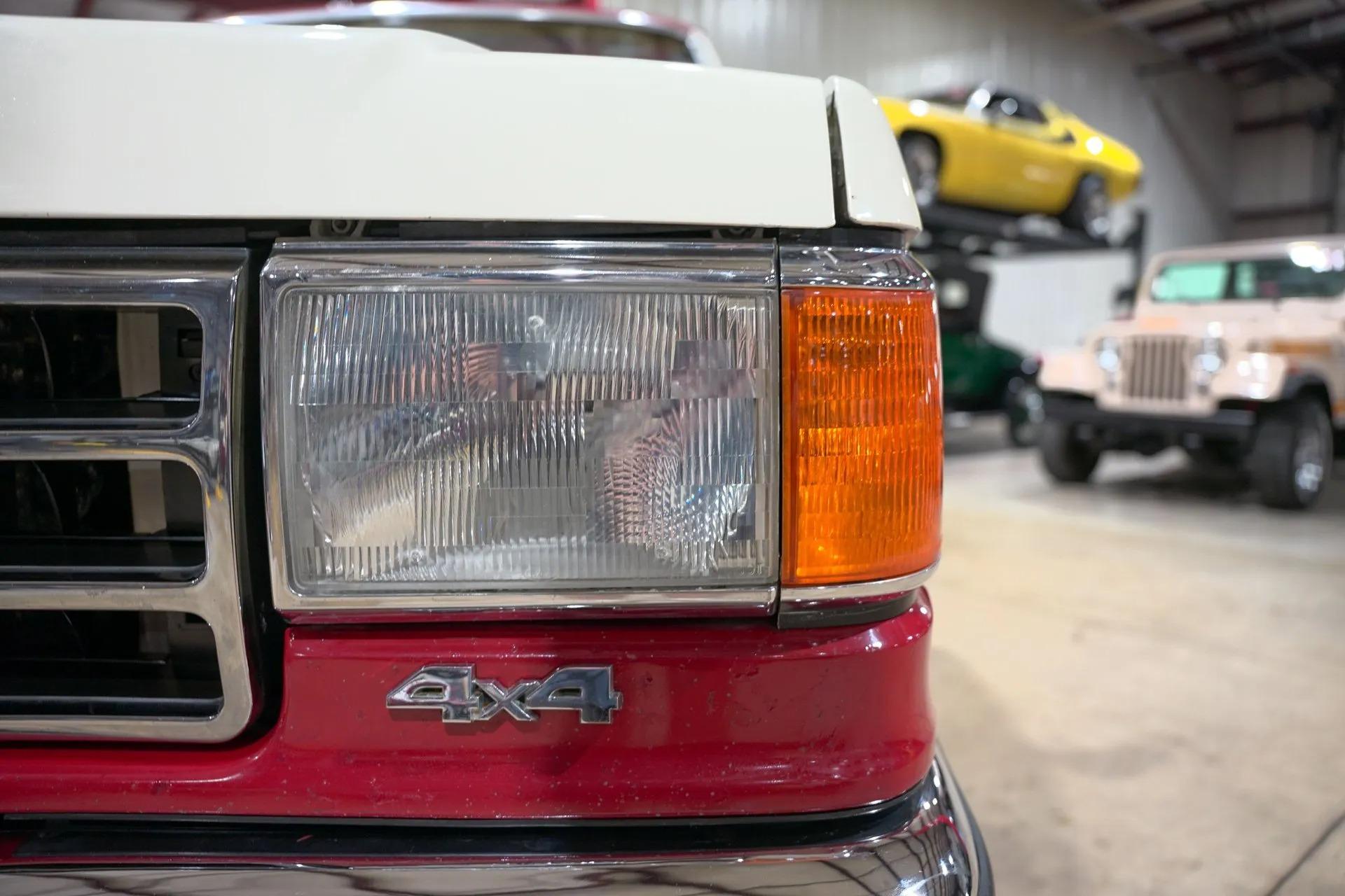 1990 Ford F-150 XLT Lariat