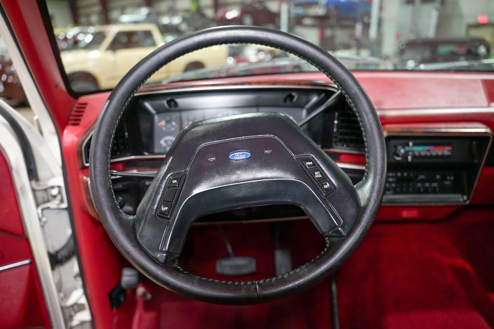 1990 Ford F-150 XLT Lariat