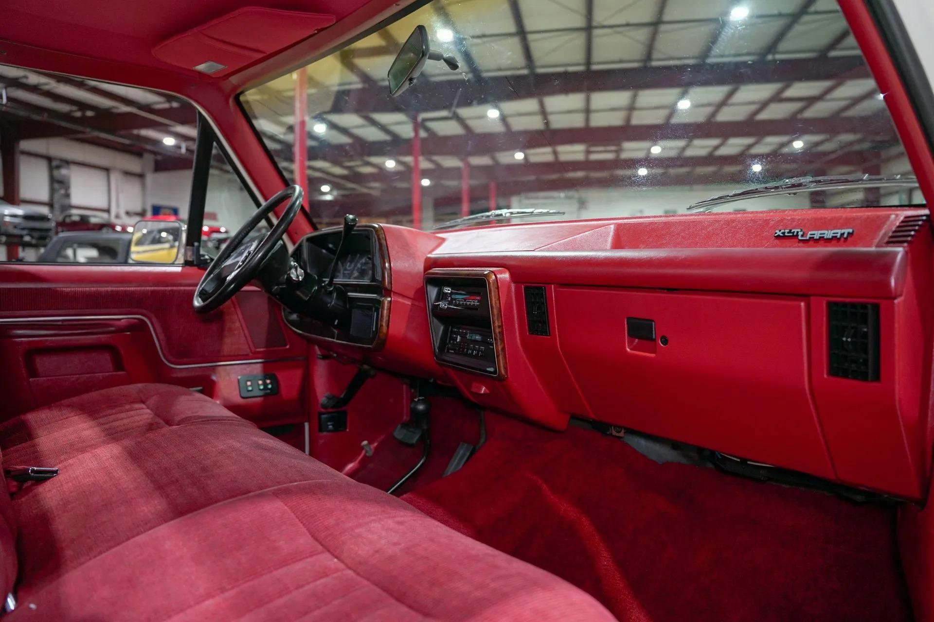 1990 Ford F-150 XLT Lariat