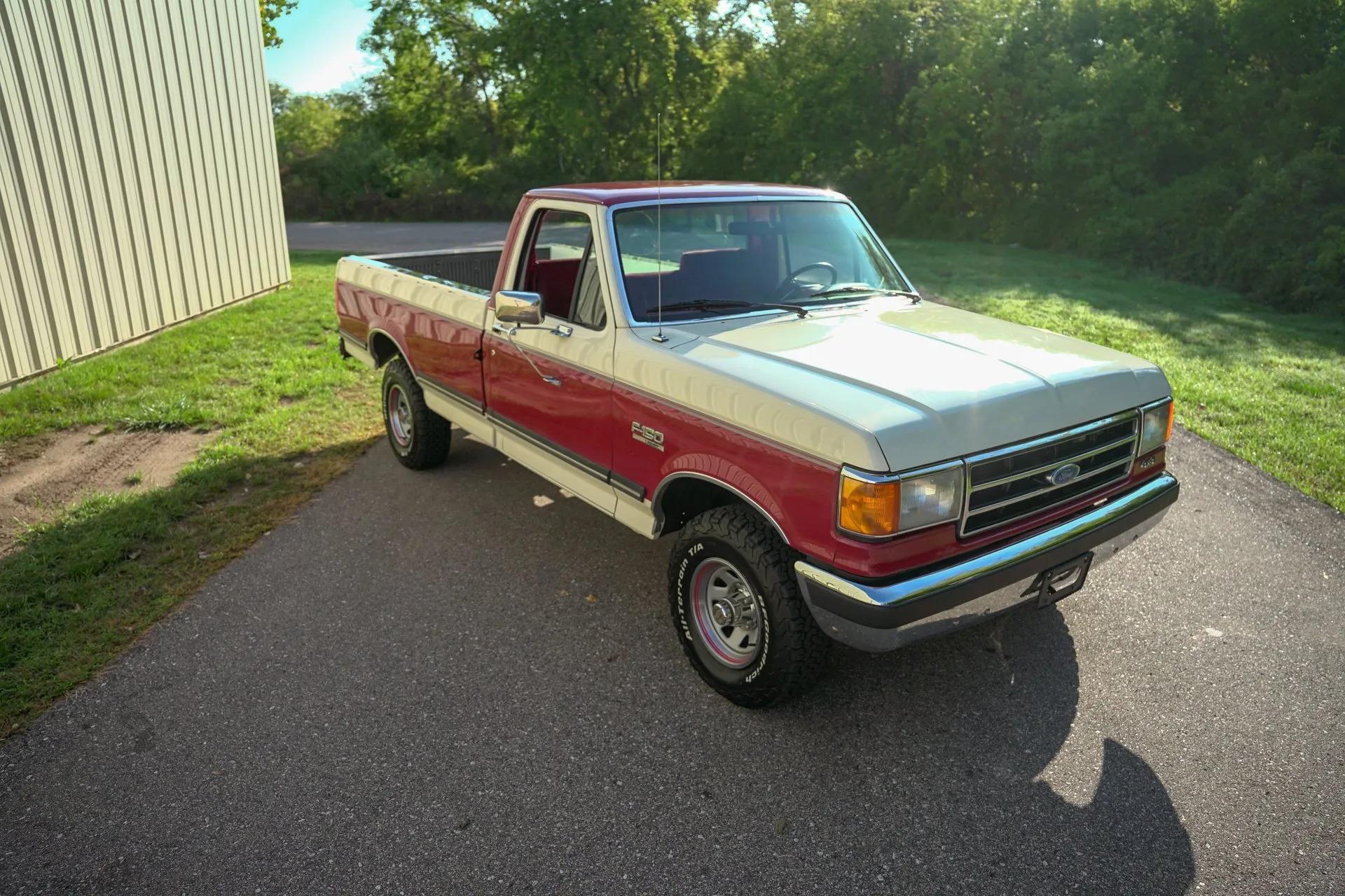 1990 Ford F-150 XLT Lariat - 3