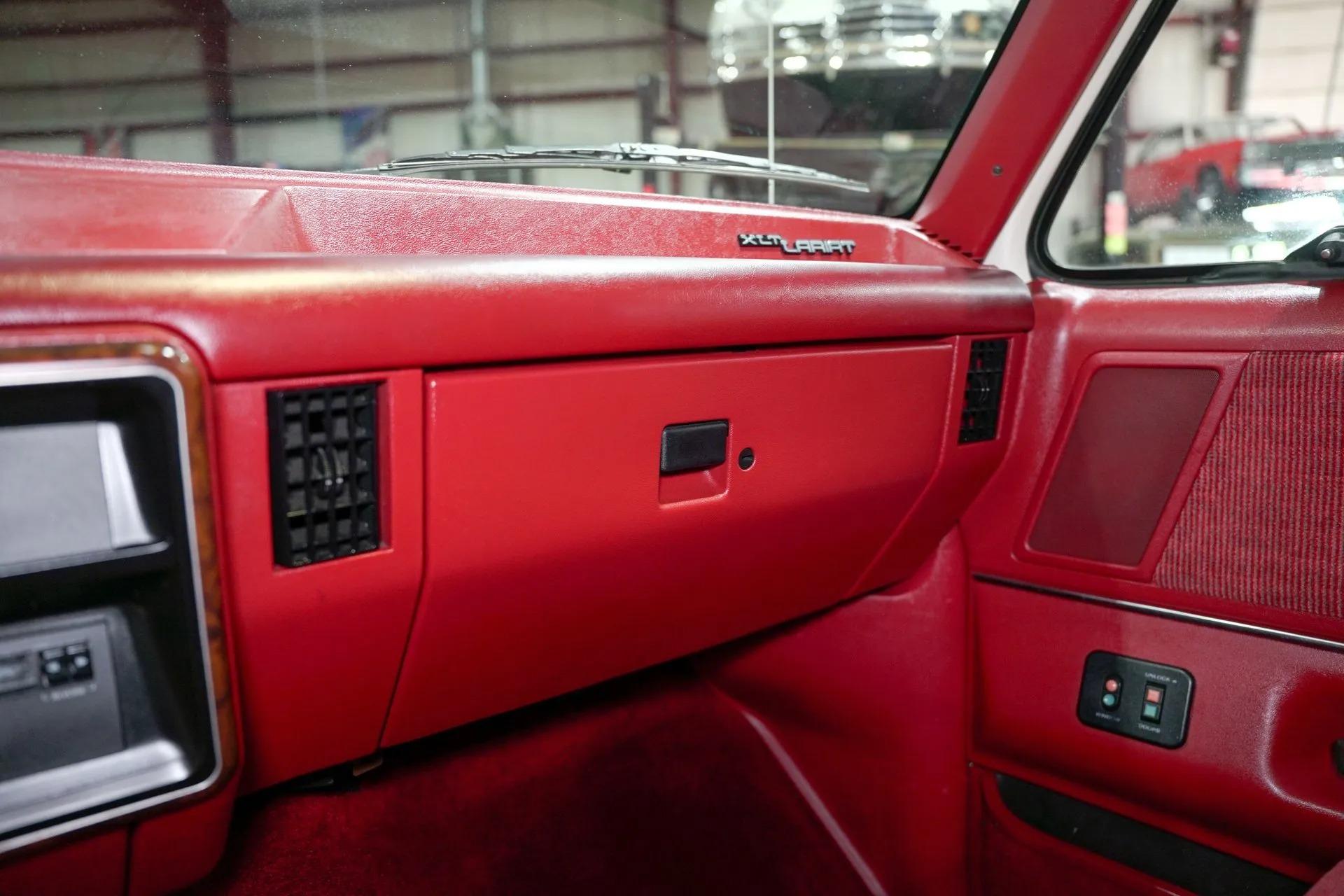 1990 Ford F-150 XLT Lariat