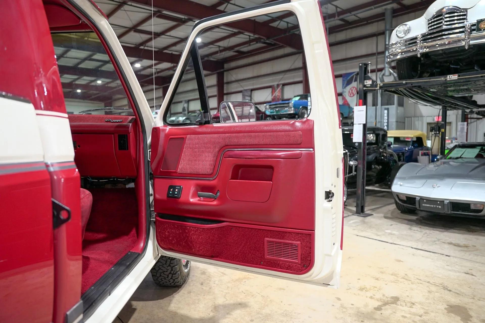 1990 Ford F-150 XLT Lariat