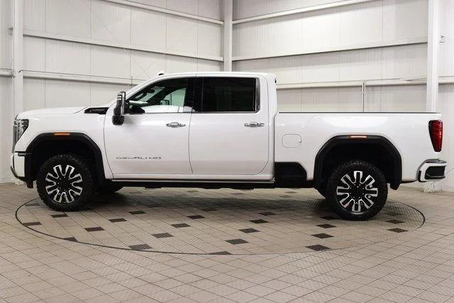 2024 GMC Sierra 2500HD Denali - 2