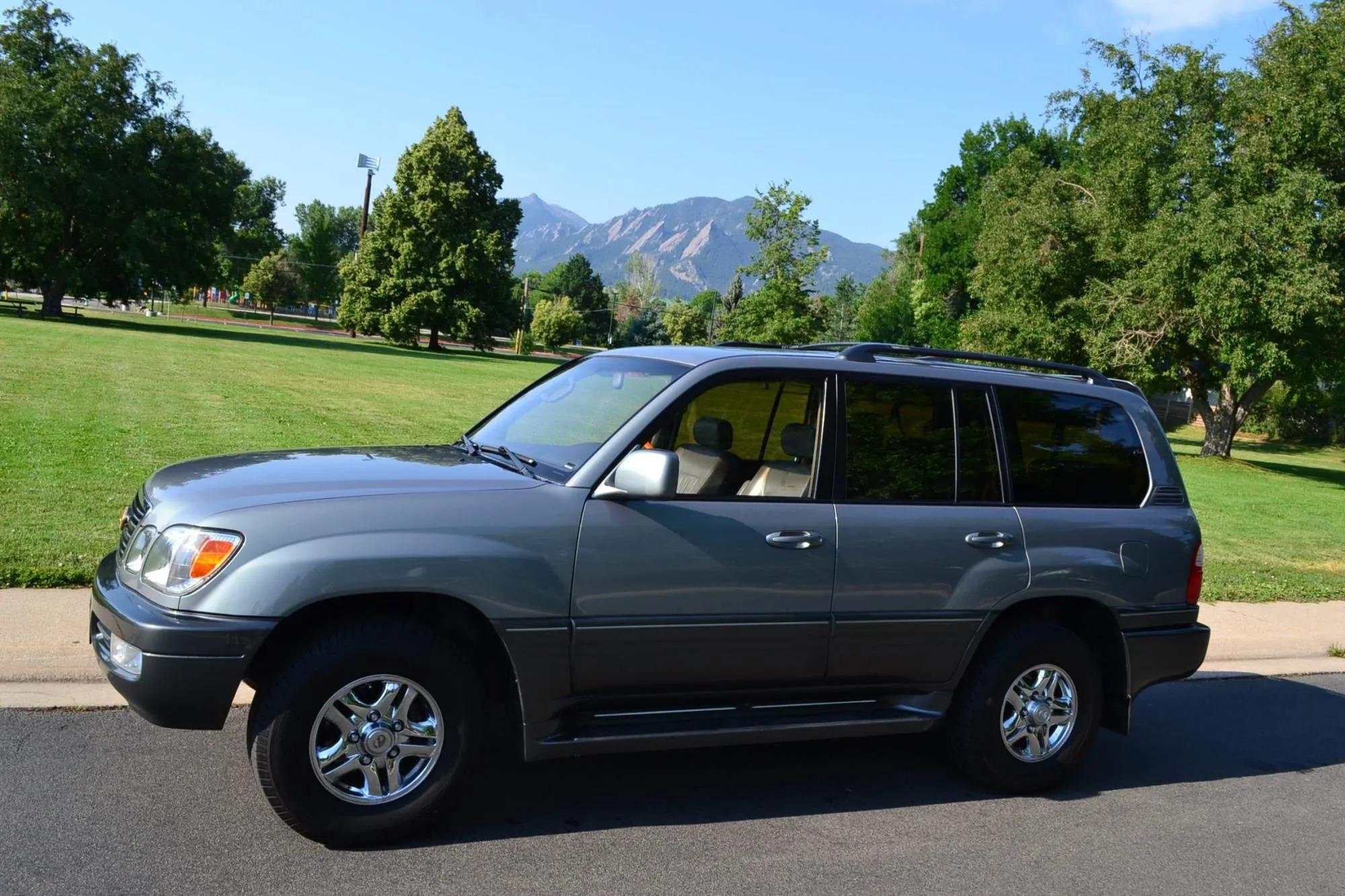 2002 Lexus LX 470 - 2