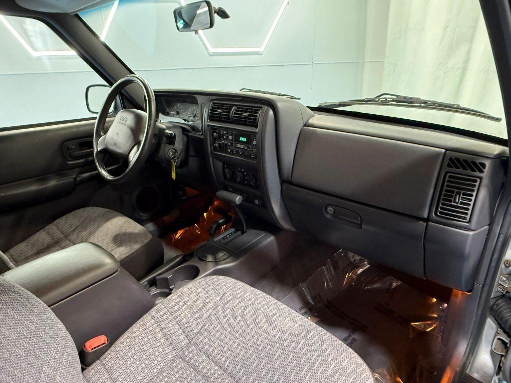 2000 Jeep Cherokee Sport