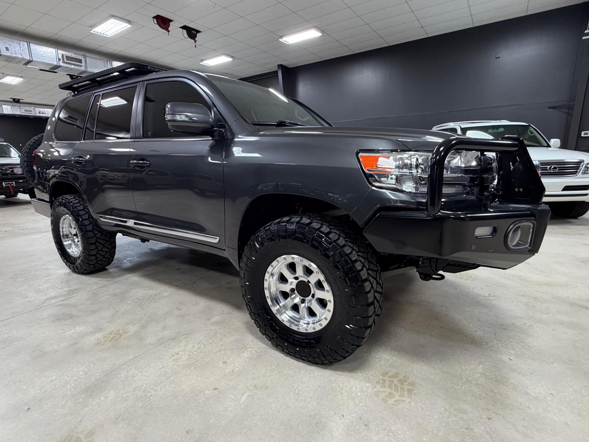 2019 Toyota Land Cruiser
