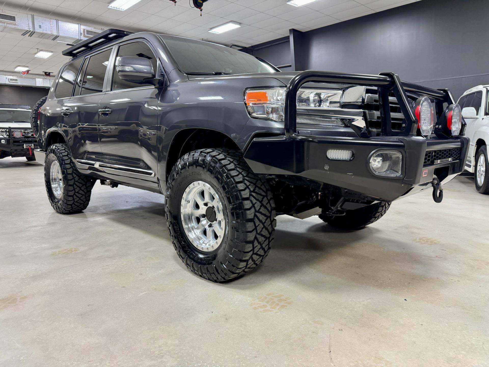 2019 Toyota Land Cruiser