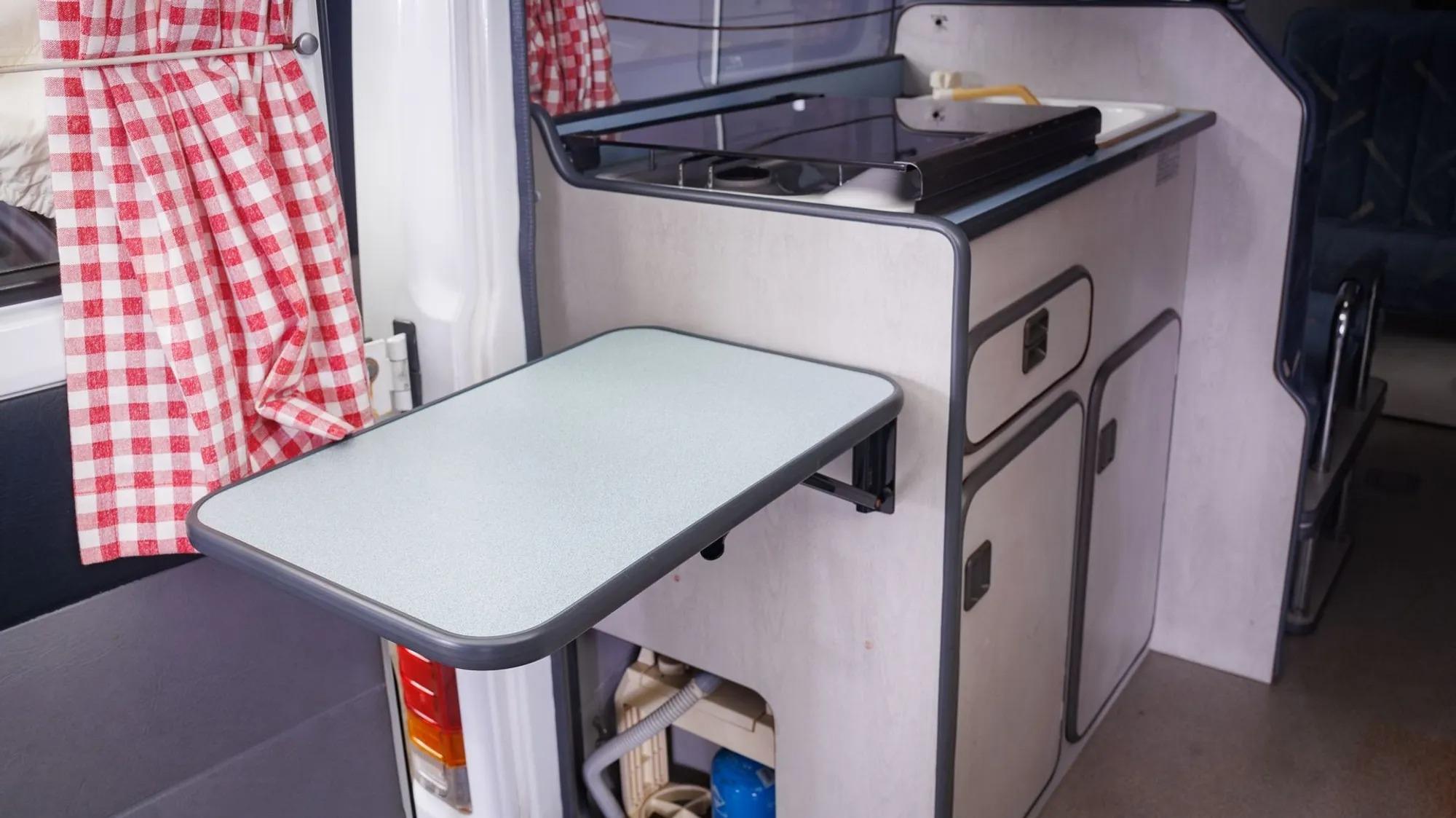 1993 Mercedes-Benz 100D Camper