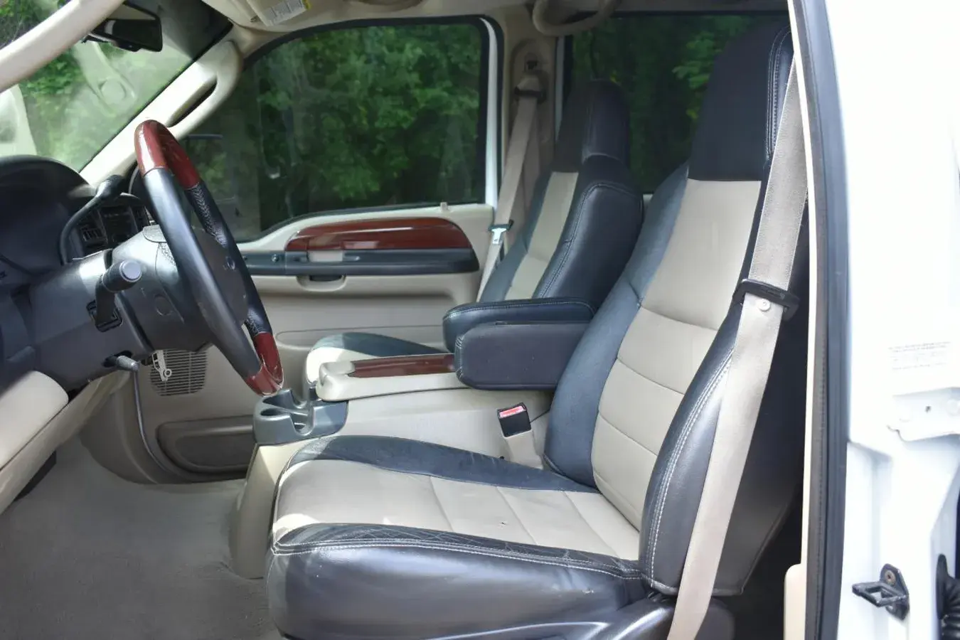 2005 Ford Excursion Eddie Bauer