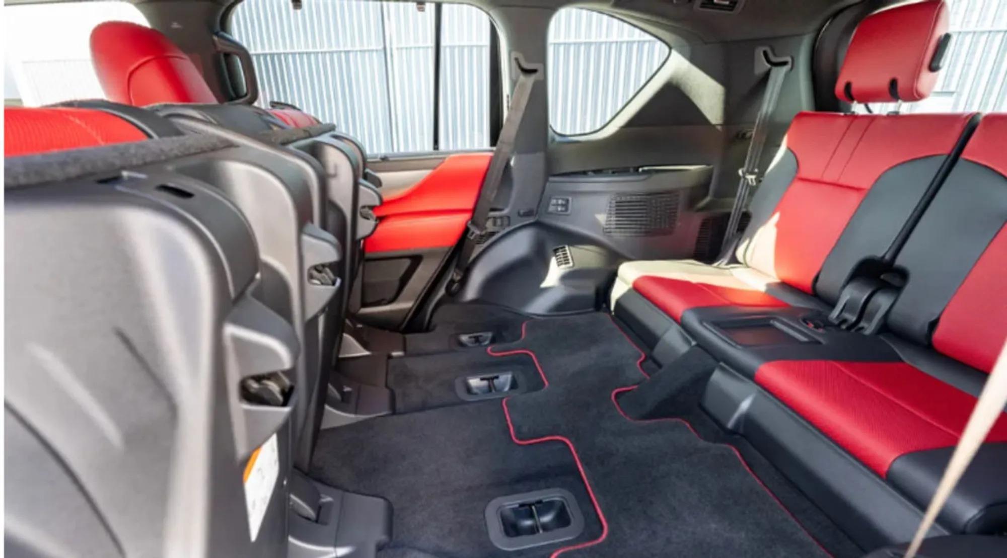 2025 Lexus LX700H SPORT