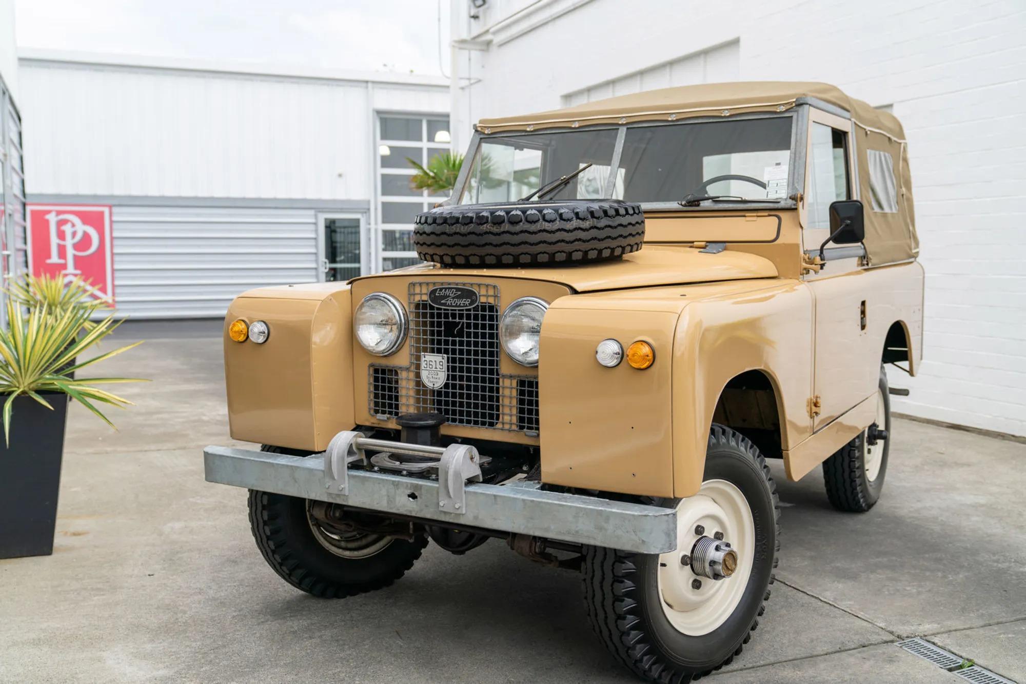 1964 Land Rover 88 Series IIA - 2
