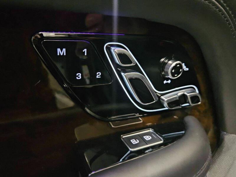 2021 Range Rover P525 HSE Westminster Edition