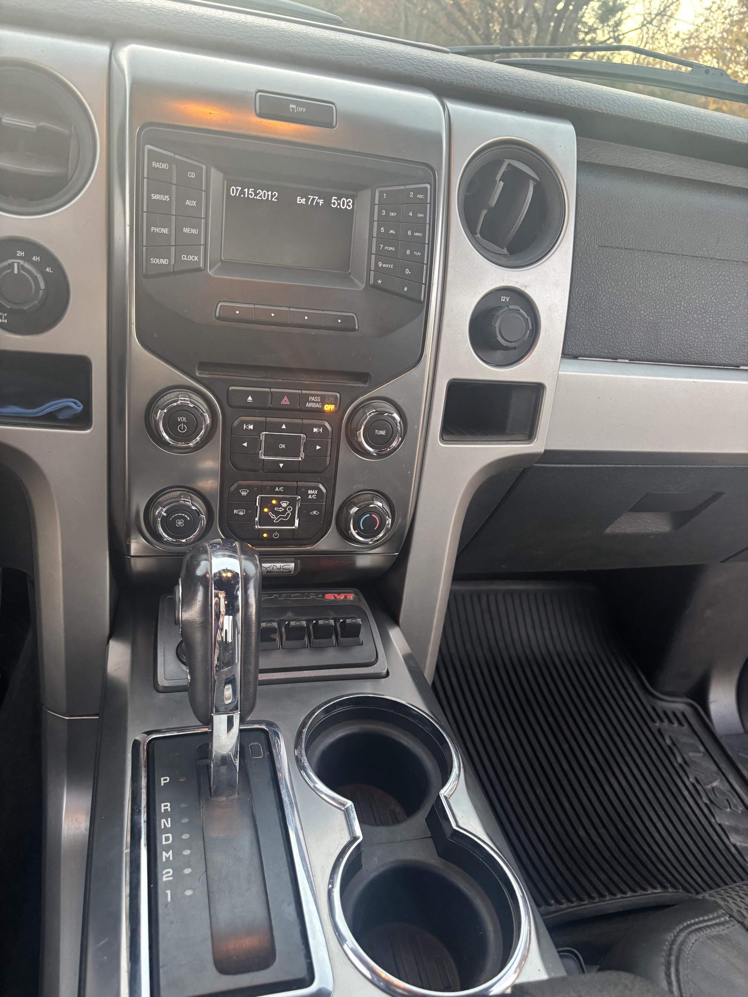 6.2L V8-Powered 2013 Ford F-150 SVT Raptor