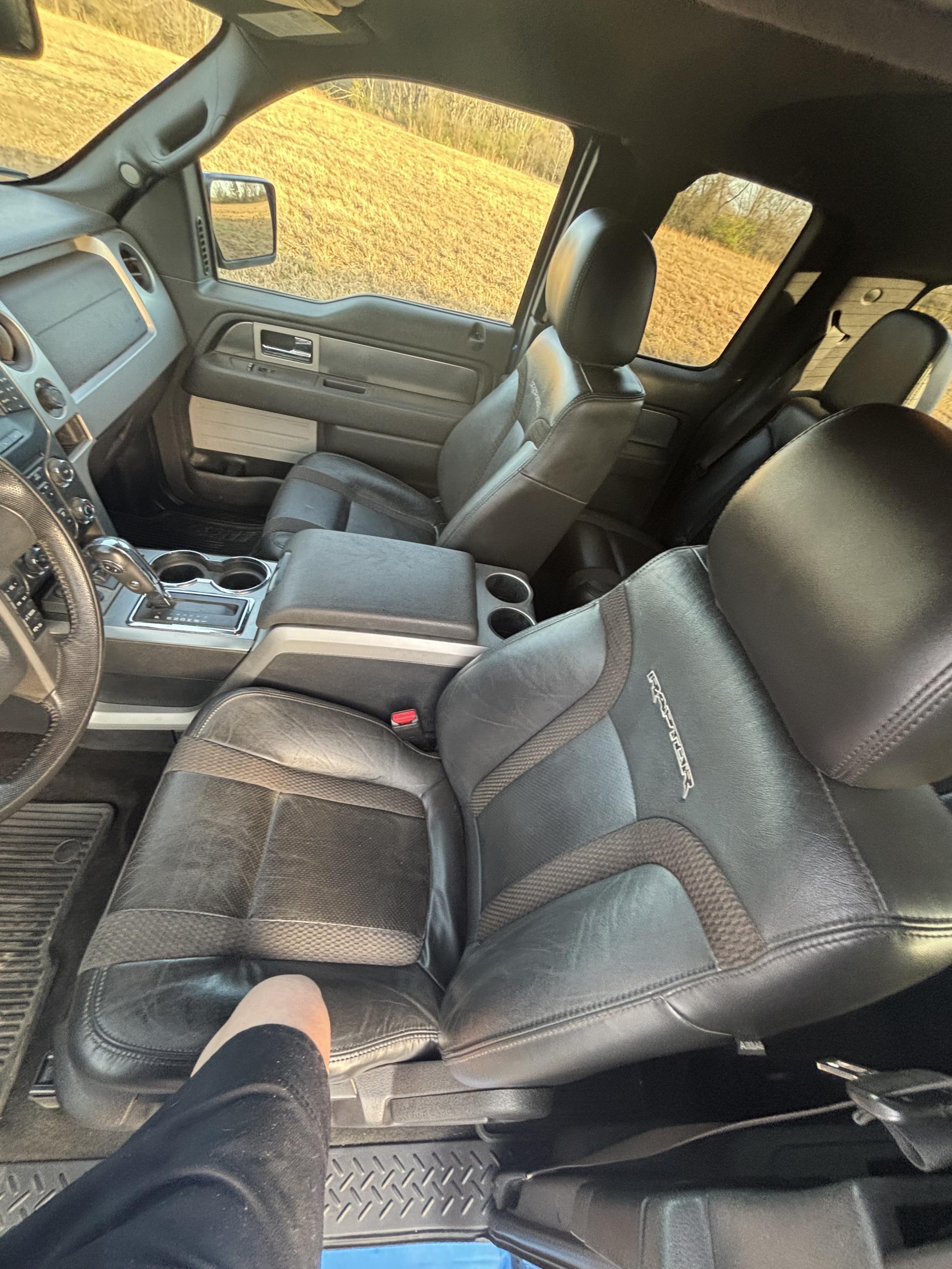 6.2L V8-Powered 2013 Ford F-150 SVT Raptor