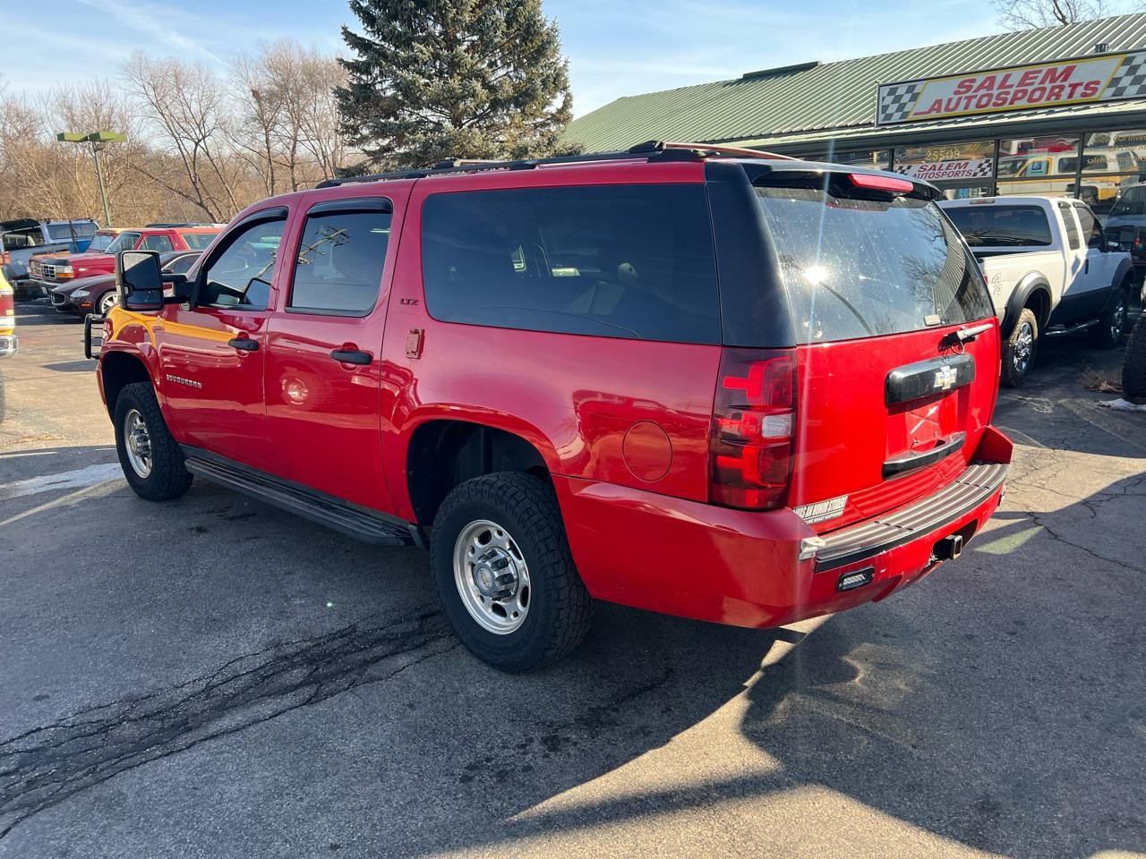 2009 Chevrolet Suburban - 3