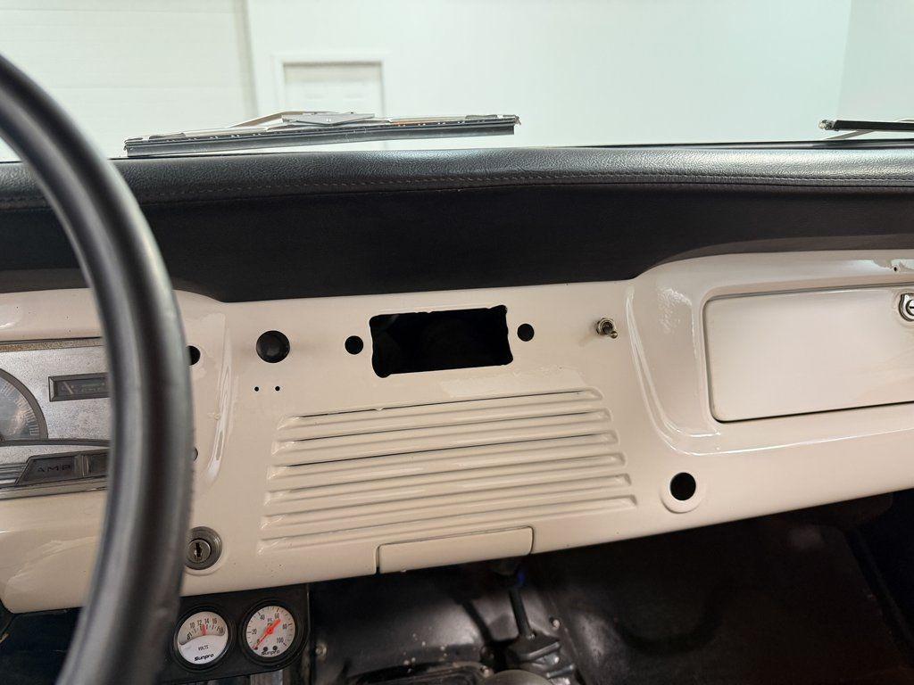 1967 Willys Jeepster Commando