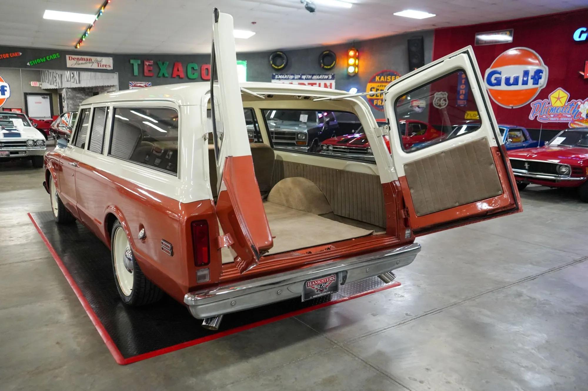 1969 Chevrolet Suburban