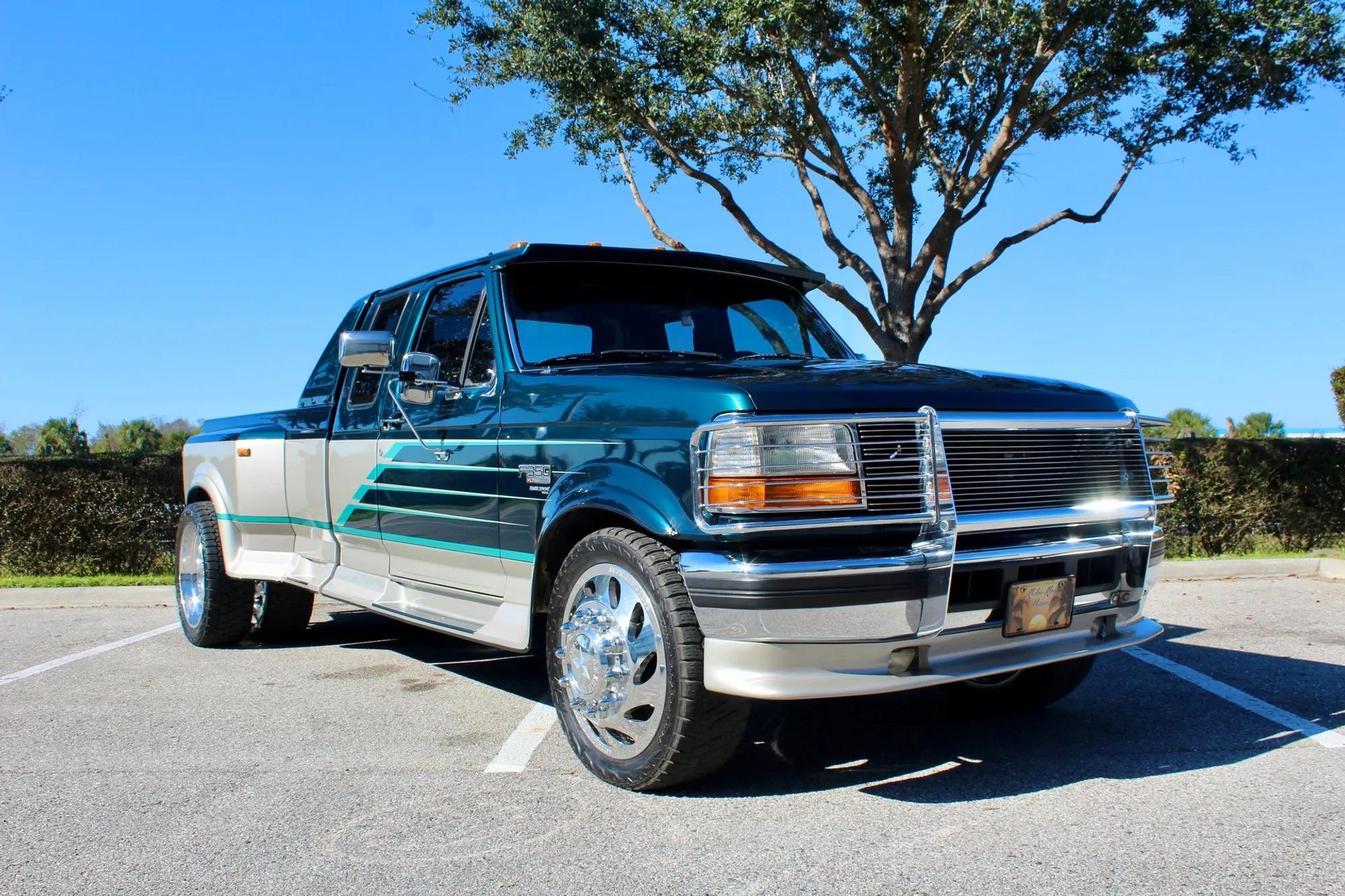 36k-Mile 1996 Ford F-350 XLT Regency - 5