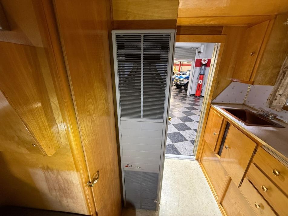 1963 Ford F-250 Camper