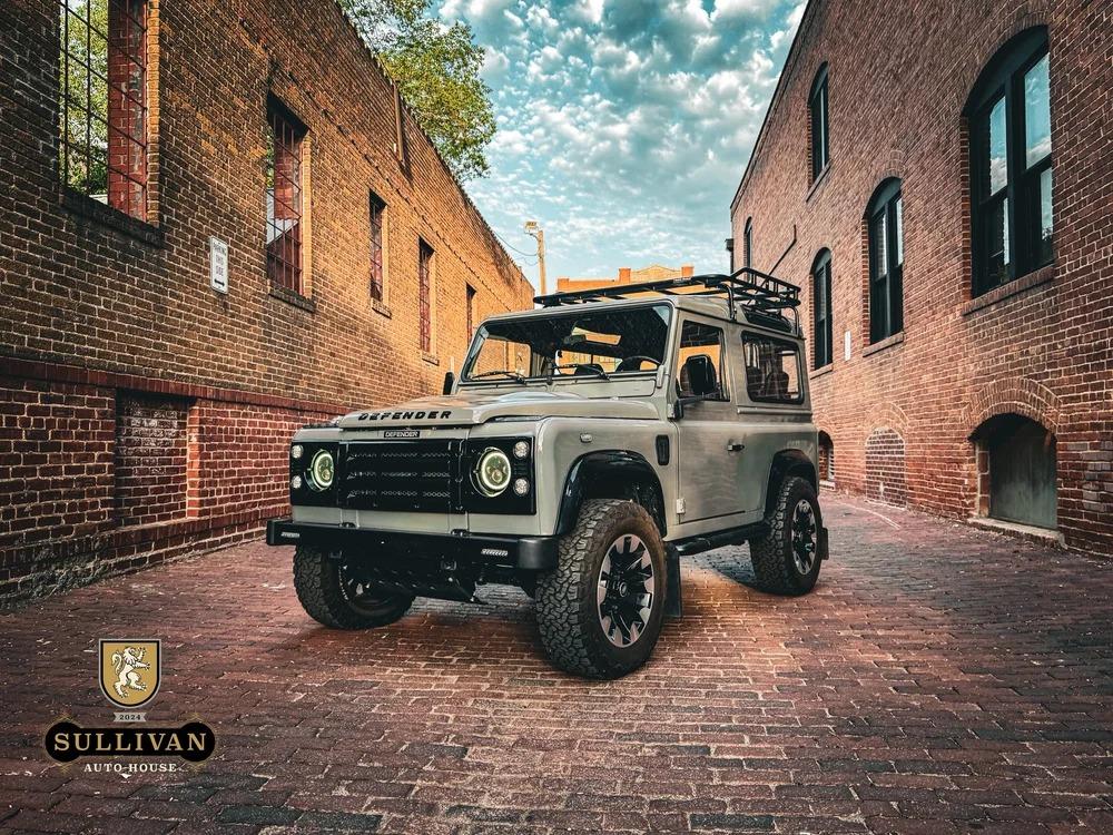  Land Rover Defender