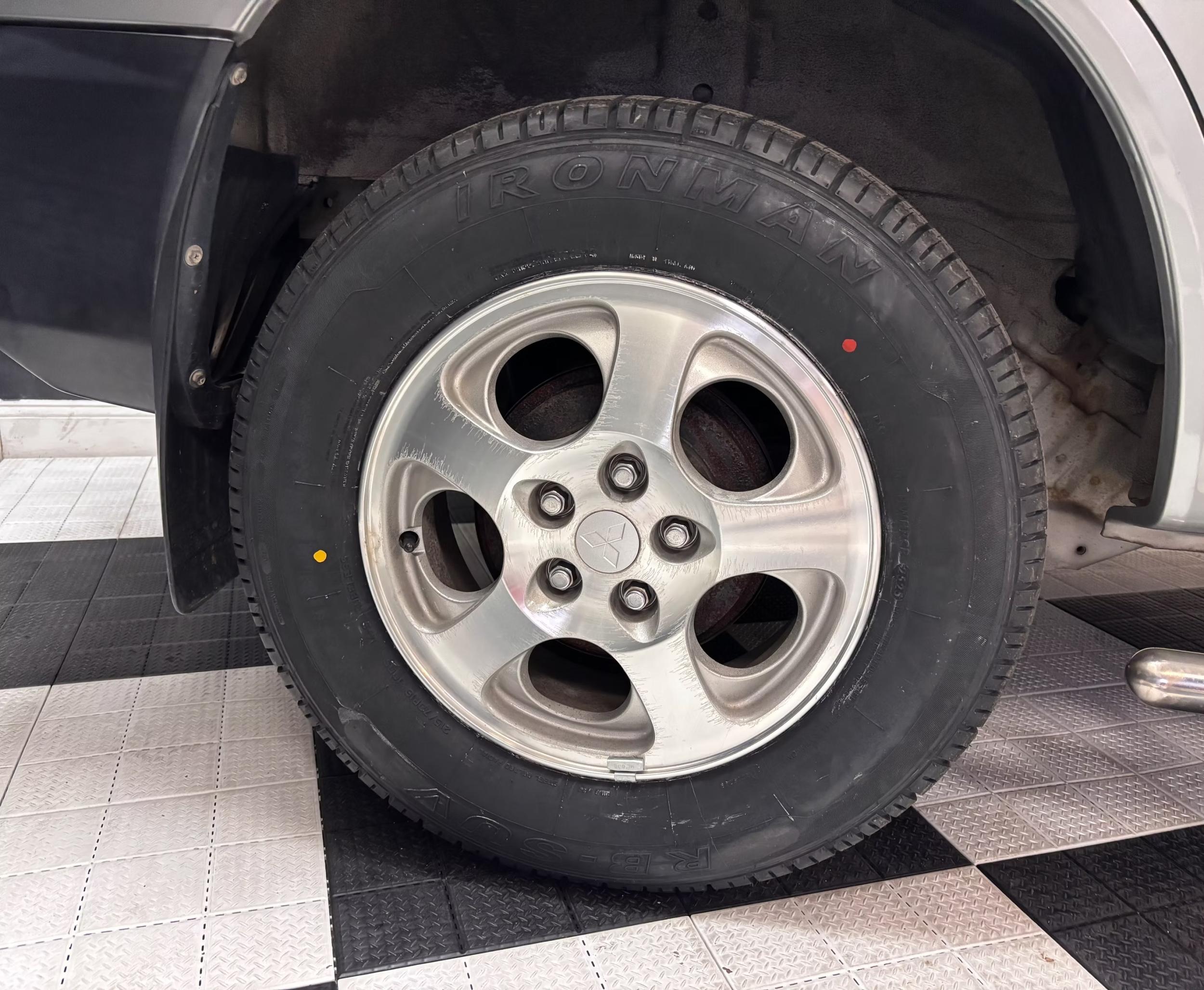 2000 Mitsubishi Pajero IO