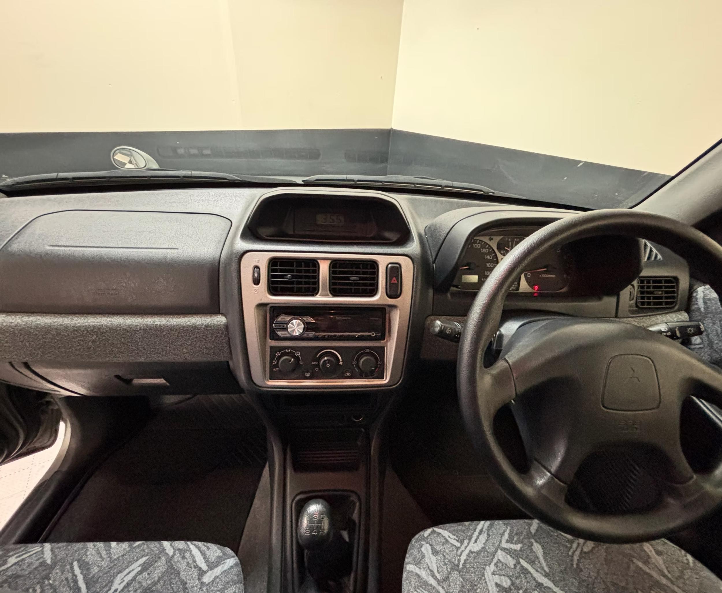 2000 Mitsubishi Pajero IO