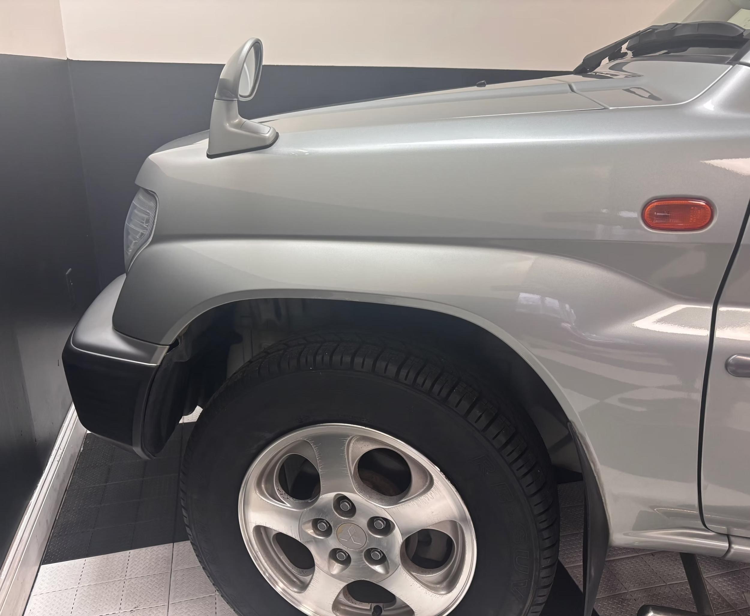 2000 Mitsubishi Pajero IO