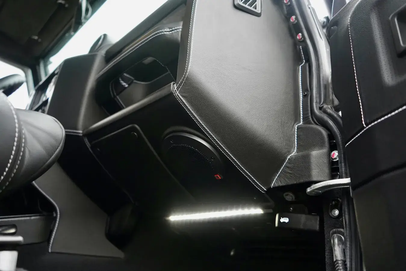 2022 Land Rover Defender Double Cab Pickup